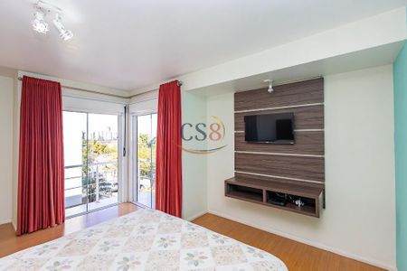 33_photo/94dce17e37.ec45c5915be217bb-ATLAS-245400d0-cc26-48ce-bf4e-651fd8c76460.jpg de casa à venda com 3 quartos, 194m² em Santo Inácio, Curitiba