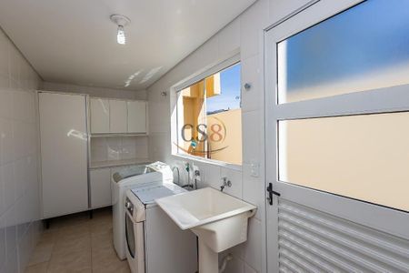 21_photo/94dce17e37.ec45c5915be217bb-ATLAS-523a9dff-91c1-4ef0-a17f-44ca14d07bcb.jpg de casa à venda com 3 quartos, 194m² em Santo Inácio, Curitiba