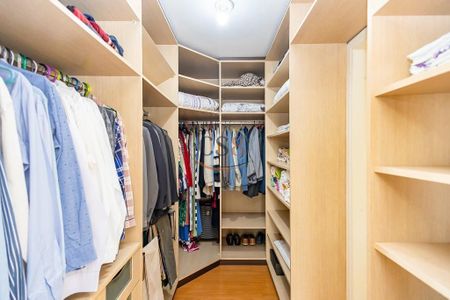 5_photo/94dce17e37.ec45c5915be217bb-ATLAS-ce4068be-a8fc-4b4d-a629-2fca4e3417a0.jpg de casa à venda com 3 quartos, 194m² em Santo Inácio, Curitiba