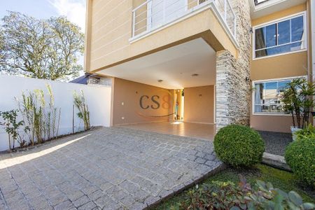 48_photo/94dce17e37.ec45c5915be217bb-ATLAS-f8cc3041-7d8b-4e41-bde7-0e1a4d48e344.jpg de casa à venda com 3 quartos, 194m² em Santo Inácio, Curitiba