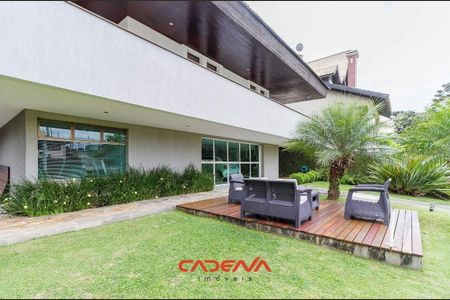 8_photo/94dce17e43.2b4381d368a6f37f-ATLAS-fa0835ea-56cd-490d-88be-ff2a3ffc546a.jpg de casa à venda com 4 quartos, 484m² em Santo Inácio, Curitiba