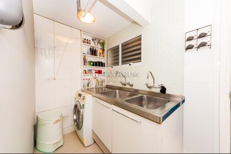 7_photo/94dce17e59.f004b3811d646080-ATLAS-2b1ca291-0d61-48a3-977c-2f54104fde38.jpg de casa à venda com 3 quartos, 211m² em Santo Inácio, Curitiba