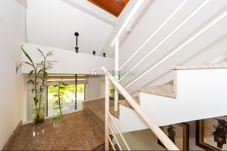 6_photo/94dce17e59.f004b3811d646080-ATLAS-78252ee7-4bb1-40a7-aa7a-a09a853a248c.jpg de casa à venda com 3 quartos, 211m² em Santo Inácio, Curitiba