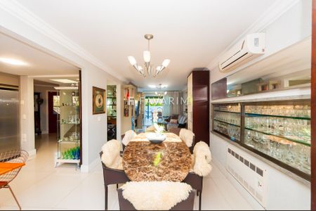 7_photo/94dce17e59.f004b3811d646080-ATLAS-a8bb1c54-fa39-4f75-98cb-16bbc8da51b1.jpg de casa à venda com 3 quartos, 211m² em Santo Inácio, Curitiba