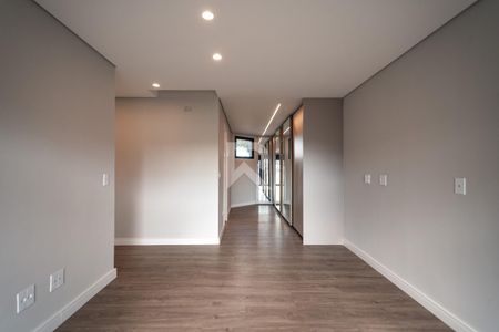 30_photo/94dce17fd3.ad5c9bb97a32c5f8-ATLAS-305b3c95-4fe2-4dab-aac9-4fc710b4c82a.jpg de casa à venda com 3 quartos, 255m² em Santo Inácio, Curitiba