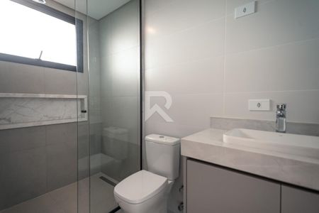 38_photo/94dce17fd3.ad5c9bb97a32c5f8-ATLAS-fa2c5333-43b3-4cc2-b63d-0f583baa68c5.jpg de casa à venda com 3 quartos, 255m² em Santo Inácio, Curitiba