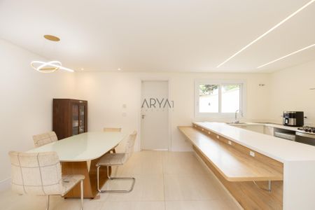 2_photo/94dce18061.094577874fd4096a-ATLAS-6ad66ef4-739b-4e8e-b2dd-8a007b697c71.jpg de casa à venda com 3 quartos, 179m² em Santo Inácio, Curitiba