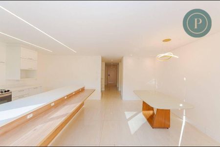 5_photo/94dce18061.a092227452ef5b5b-ATLAS-2c7a55f7-256a-4f55-a1cc-d8e8adb6a672.jpg de casa para alugar com 3 quartos, 180m² em Santo Inácio, Curitiba