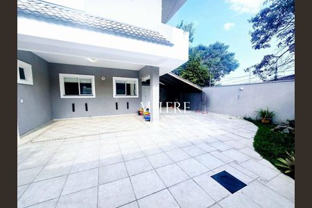 5_photo/94dce180cd.b37fb779aadef412-ATLAS-24bb577b-3b9f-40ee-b203-12601bae977f.jpg de casa à venda com 4 quartos, 200m² em Santo Inácio, Curitiba