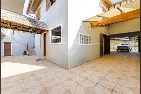 1_photo/94dce181e1.86fa7c56df5ec564-ATLAS-83f5de60-6f52-46b0-80d5-bfd6ade9e0c6.jpg de casa à venda com 4 quartos, 272m² em Santo Inácio, Curitiba