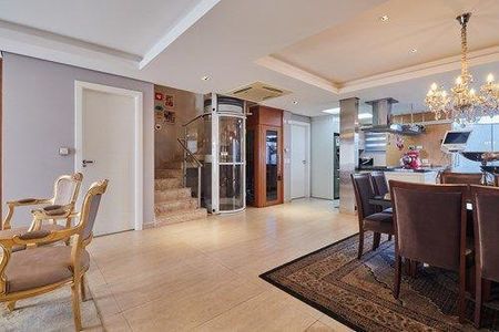 3_photo/94dce182f9.646fae3a1fa4a2d8-ATLAS-46eb7fc9-e1cc-4200-b7aa-29e038665fd4.jpg de casa à venda com 4 quartos, 280m² em Santo Inácio, Curitiba