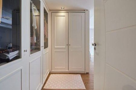 42_photo/94dce182f9.646fae3a1fa4a2d8-ATLAS-5dc9e650-a865-42e0-9727-8d31ea970148.jpg de casa à venda com 4 quartos, 280m² em Santo Inácio, Curitiba