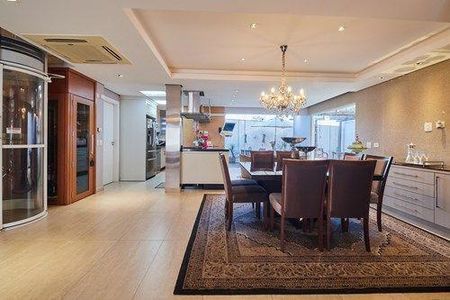 2_photo/94dce182f9.646fae3a1fa4a2d8-ATLAS-849dfd51-4663-42fb-9b5f-bcf76a65d853.jpg de casa à venda com 4 quartos, 280m² em Santo Inácio, Curitiba