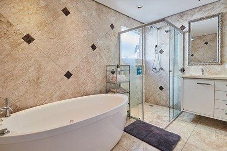 33_photo/94dce182f9.646fae3a1fa4a2d8-ATLAS-b77451b0-e866-462a-a2d2-fbd7f82da5e4.jpg de casa à venda com 4 quartos, 280m² em Santo Inácio, Curitiba