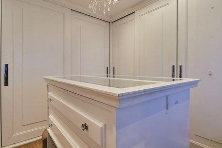 27_photo/94dce182f9.646fae3a1fa4a2d8-ATLAS-d1f1f5b6-a5d0-43c7-9516-7e7ea9187c0e.jpg de casa à venda com 4 quartos, 280m² em Santo Inácio, Curitiba