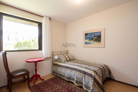 4_photo/94dce184bf.1d0d827e26d2d819-ATLAS-8a00a11c-18da-4c60-b5ae-8171ca262553.jpg de casa à venda com 4 quartos, 299m² em Santo Inácio, Curitiba