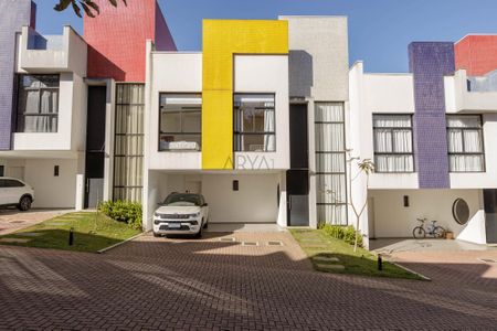 3_photo/94dce1852d.fdf07e2a49b15328-ATLAS-7350fee7-b0f2-4cd8-a404-7f1cee5c5722.jpg de casa à venda com 3 quartos, 266m² em Santo Inácio, Curitiba