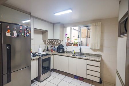 4_photo/94dce186d5.571a55d3b29a094d-ATLAS-c5e65b4d-3a27-46c9-bec8-d1a5292a76fe.jpg de casa à venda com 3 quartos, 130m² em Santo Inácio, Curitiba