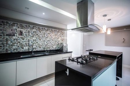 8_photo/94dce188b9.cbac4b0532efd0a4-ATLAS-70c9a72d-329d-4fb9-bf18-2c5e8c268b86.jpg de casa de condomínio à venda com 3 quartos, 253m² em Santo Inácio, Curitiba