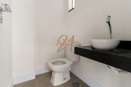 5_photo/94dce188d3.ce69423e473a3cca-ATLAS-4f67eb9f-7d77-4e16-88a7-471cf2e59b6a.jpg de casa à venda com 3 quartos, 240m² em Santo Inácio, Curitiba