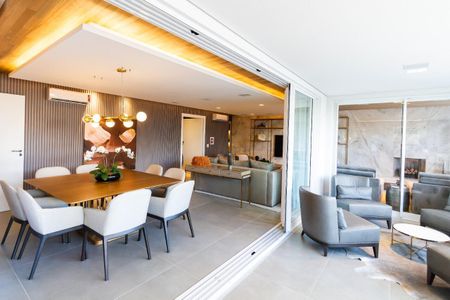 3_photo/94dce18973.ceff8192393c33de-ATLAS-1fe3da64-8bb0-4c3f-8ca9-50849cbbbaae.jpg de apartamento à venda com 4 quartos, 477m² em Mossunguê, Curitiba