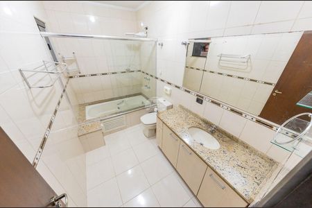 21_photo/94dce18ae1.589b6d9b0b411b9f-ATLAS-27ead398-7115-4d66-a31f-e1d5f66172ff.jpg de casa à venda com 5 quartos, 293m² em Orleans, Curitiba