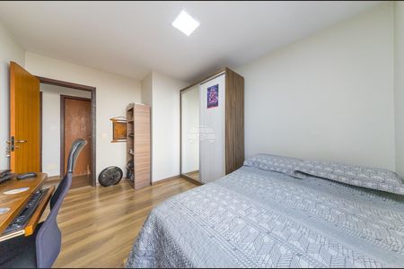 28_photo/94dce18ae1.589b6d9b0b411b9f-ATLAS-d8d0dbff-32e0-4faf-9b0f-000dbba63a10.jpg de casa à venda com 5 quartos, 293m² em Orleans, Curitiba