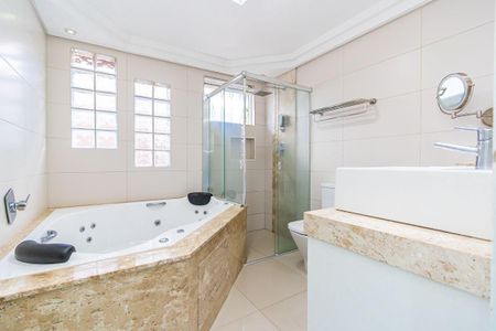 21_photo/94dce18d0d.72c99cad9401b729-ATLAS-89e99010-ac8a-4f30-9593-78e64c318c99.jpg de casa à venda com 3 quartos, 210m² em Santo Inácio, Curitiba