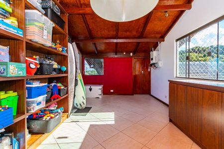 30_photo/94dce18d0d.72c99cad9401b729-ATLAS-e6aa1254-042c-45fd-ab14-62dd34f1c81f.jpg de casa à venda com 3 quartos, 210m² em Santo Inácio, Curitiba