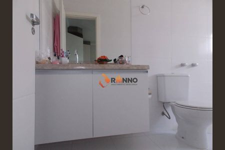 8_photo/94dce18f07.b8a9f91cb517b5ed-ATLAS-b0ba4f3d-9efa-458d-96ef-31099d0aad74.jpg de casa à venda com 4 quartos, 178m² em Santo Inácio, Curitiba