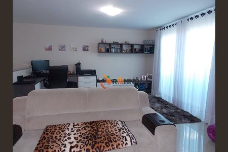 6_photo/94dce18f07.b8a9f91cb517b5ed-ATLAS-c2555497-4f3e-435e-a744-629abc8d2f9b.jpg de casa à venda com 4 quartos, 178m² em Santo Inácio, Curitiba