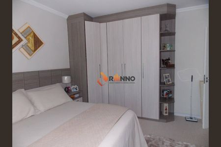 6_photo/94dce18f07.b8a9f91cb517b5ed-ATLAS-d89d29b6-d13a-4e09-9a6b-86fa8112f340.jpg de casa à venda com 4 quartos, 178m² em Santo Inácio, Curitiba