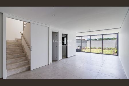 5_photo/94dce18f33.b73405d7a0722b76-ATLAS-166cc4a3-738c-464b-aef8-a633d8cb4b5a.jpg de casa à venda com 3 quartos, 240m² em Santo Inácio, Curitiba