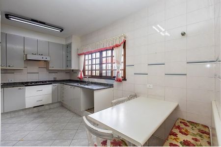 3_photo/94dce1909f.a3ae9ae7e703bbee-ATLAS-01c3b59f-4fc6-4400-9f72-e1af04ed9313.jpg de casa à venda com 5 quartos, 555m² em Santa Felicidade, Curitiba