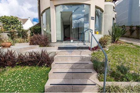 2_photo/94dce1909f.a3ae9ae7e703bbee-ATLAS-06418618-e605-4841-9285-565d6a112cdc.jpg de casa à venda com 5 quartos, 555m² em Santa Felicidade, Curitiba