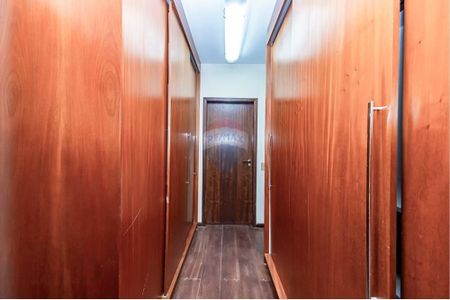 3_photo/94dce1909f.a3ae9ae7e703bbee-ATLAS-1542e4c2-bdef-4f94-afc2-58bb9c77d4b0.jpg de casa à venda com 5 quartos, 555m² em Santa Felicidade, Curitiba