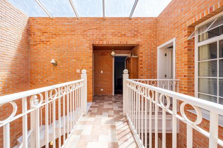 4_photo/94dce190b1.70edc2b185d14f45-ATLAS-15b148e4-3dbd-4266-88e0-21c357ae69b7.jpg de casa à venda com 4 quartos, 566m² em Santa Felicidade, Curitiba