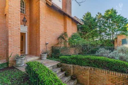 2_photo/94dce190b1.70edc2b185d14f45-ATLAS-2a27e796-bb79-425b-a4f1-d60a28cc6d41.jpg de casa à venda com 4 quartos, 566m² em Santa Felicidade, Curitiba