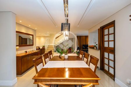 2_photo/94dce190cf.56f87905458f71eb-ATLAS-16468986-cbb0-4bad-a64d-c06da7eab8da.jpg de casa à venda com 6 quartos, 426m² em Santa Felicidade, Curitiba