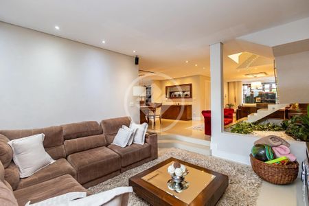 14_photo/94dce190cf.56f87905458f71eb-ATLAS-6b6106da-9655-4c2c-a1ff-aeda56c190fb.jpg de casa à venda com 6 quartos, 426m² em Santa Felicidade, Curitiba