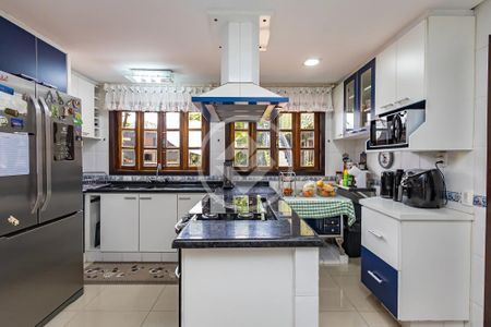 3_photo/94dce190cf.56f87905458f71eb-ATLAS-e3037b66-8f49-4c4e-8a67-d7b16d5aee8e.jpg de casa à venda com 6 quartos, 426m² em Santa Felicidade, Curitiba