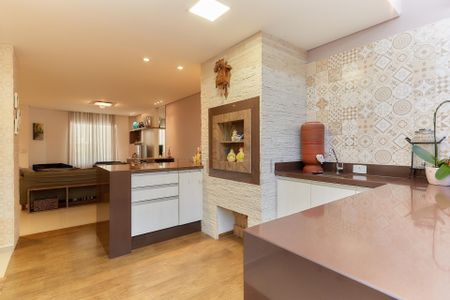 5_photo/94dce19285.6bc6d6e3d41508d6-ATLAS-4c8c0593-33e4-4c3e-a917-cc6fa4edceb9.jpg de casa à venda com 4 quartos, 205m² em Santo Inácio, Curitiba