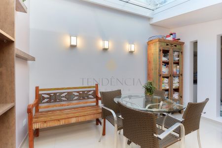 11_photo/94dce19285.6bc6d6e3d41508d6-ATLAS-963c5266-1fe1-4d4b-bef7-be3082b6a20f.jpg de casa à venda com 4 quartos, 205m² em Santo Inácio, Curitiba