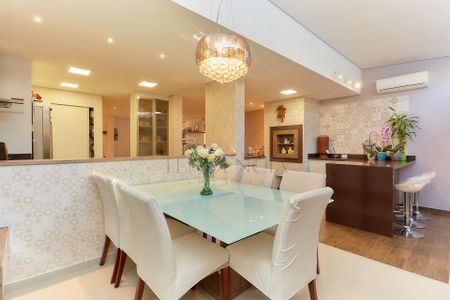 4_photo/94dce19285.6bc6d6e3d41508d6-ATLAS-e6487728-9403-4e31-82f5-b58519bd1cf4.jpg de casa à venda com 4 quartos, 205m² em Santo Inácio, Curitiba