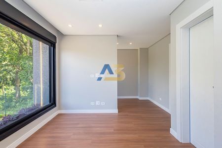 21_photo/94dce19907.1aa5b8f538f3adaf-ATLAS-d1c5f110-6a99-4d45-b147-267435c14dcf.jpg de casa à venda com 3 quartos, 195m² em Santa Felicidade, Curitiba