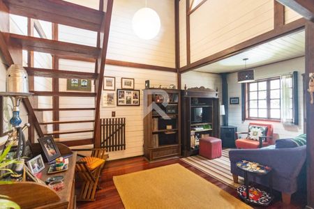 2_photo/94dce199c9.3c20d05746a6d1b7-ATLAS-04a2e6e6-ff79-493e-b10f-3b0e0abb93dc.jpg de casa à venda com 3 quartos, 200m² em Santa Felicidade, Curitiba