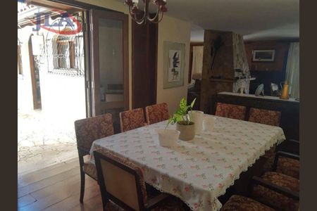 25_photo/94dce199e5.8d9d2e8c4e07ca84-ATLAS-3383d1a5-59c7-45ae-88c6-a3539dbc0bf8.jpg de casa para alugar com 4 quartos, 400m² em Santa Felicidade, Curitiba