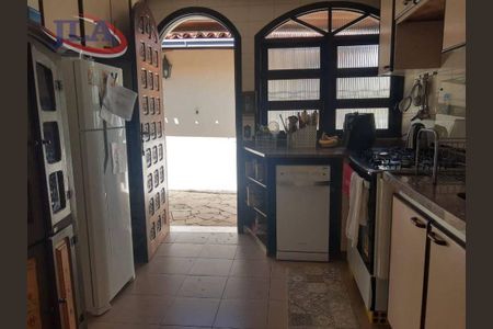 41_photo/94dce199e5.8d9d2e8c4e07ca84-ATLAS-bc149854-5658-4630-a317-143300182a82.jpg de casa para alugar com 4 quartos, 400m² em Santa Felicidade, Curitiba