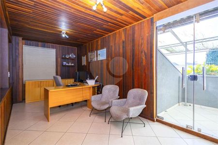 13_photo/94dce19a07.49c40a4e0c1b1036-ATLAS-8d4350ac-8a41-4711-87c0-e32582e417da.jpg de casa à venda com 4 quartos, 266m² em Santa Felicidade, Curitiba