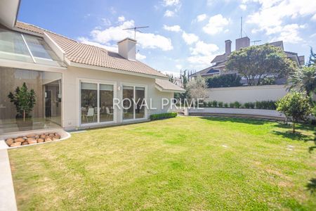 3_photo/94dce19a17.c46601f4331d0d89-ATLAS-957875bb-b0d3-42c8-9f16-dcab8ae38b60.jpg de casa à venda com 5 quartos, 640m² em Santa Felicidade, Curitiba